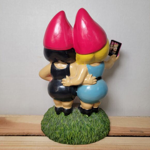 BigMouth Inc Best Friend Gnomes Resin Statue "Let Me Take A Selfie!" - Picture 5 of 9